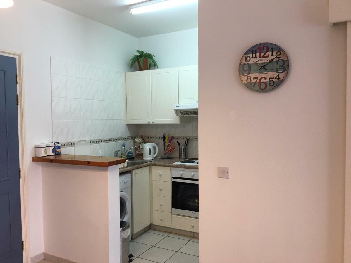 Limnaria Gardens - Modern 1 Bed, Walk To Beach & Shops Paphos Luaran gambar